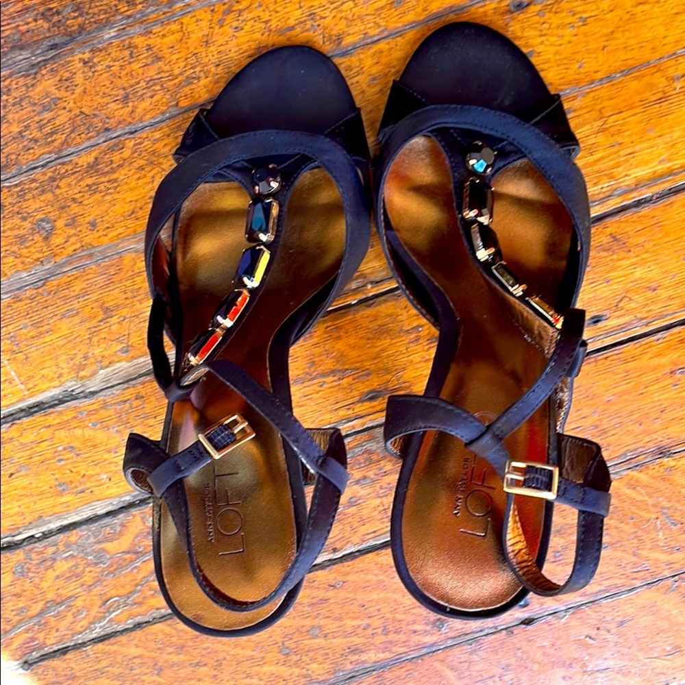 LOFT Women's Black T Strappy Sandals